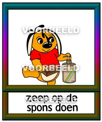 Zeep op de spons doen